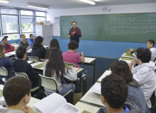 Com Bolsonaro, educação perdeu recursos e Brasil é o 3º pior país entre 42 avaliados