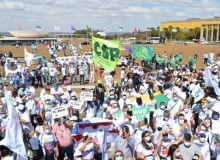 Em ato nacional em Brasília, profissionais da Enfermagem exigem aprovação do PL 2564