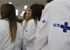 Trump ataca Mais Médicos e revoga visto de secretário do Ministério da Saúde