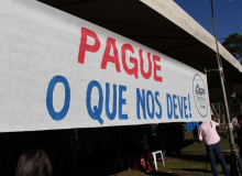 Greve no Paraná atinge mais de 80% das escolas estaduais