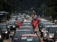 Pela vida, saúde e emprego, carreatas pelo Brasil pedem impeachment de Bolsonaro