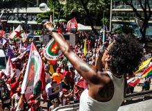 Em São Paulo, resistência ao golpe é feminina e jovem