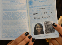 Trabalhadores que tiveram salário reduzido e intermitentes começam a receber R$ 600