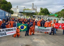 Há 14 dias petroleiros fazem greves regionais em unidades de 4 estados