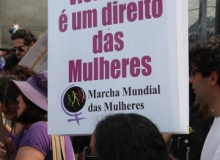 Adesivo machista  é uma violência contra as mulheres