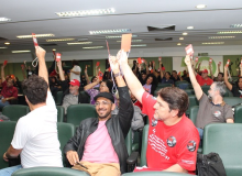 CUT Brasília encerra Congresso com unidade e democracia