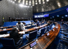 Senado vota PEC do Bolsa Família e programas sociais, nesta quarta-feira (7)