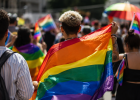 Exclusão LGBTQIA+ custa R$ 94 bilhões por ano ao Brasil, aponta estudo