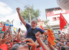 Manifestações pela liberdade de Lula continuam neste sábado (7)