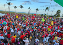 Servidores e movimentos sociais fazem ato em defesa do serviço público em Aracaju