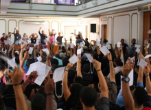 Trabalhadores de supermercado cruzam os braços e são demitidos 24h depois