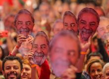 PT lança candidatura de Lula, para 'reencontro com o povo'