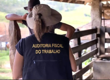 Patrões de doméstica resgatada são suspeitos de fraudar o Bolsa Família da vítima