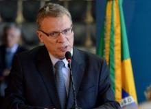 Adiamento no STF reforça interesse político na prisão de Lula, diz ex-ministro