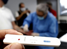 Faltam testes de covid e ômicron avança no Brasil