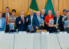 CUT e demais centrais entregam ao Presidente Lula a pauta da classe trabalhadora