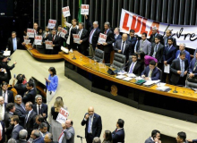 Por Lula, deputados da oposição anunciam obstrução permanente na Câmara
