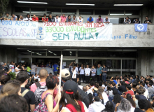 Fazenda pede fim da UERJ e demissão de servidores