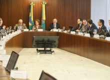 A pauta para o Brasil não é crise e sim desenvolvimento