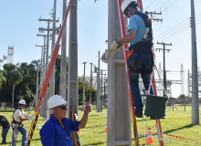 IBGE: empresas contrataram mais e registraram ganho real do salário médio em 2023