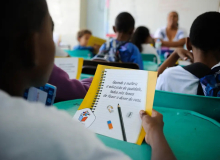 Proposta de Flávio de corte no PIB acaba com ensino público e precariza salários