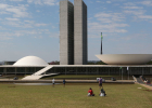 Democracias são fortalecidas quando ricos pagam mais impostos, aponta estudo