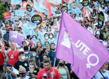 Professores de todo Brasil lutam pelo pagamento do reajuste de 33% do piso nacional