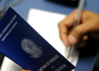 Desemprego no Brasil se mantém em 5,6%, o menor da história