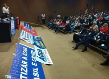 Trabalhadores se mobilizam na Câmara contra PL que privatiza serviços de saneamento