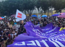 Mulheres protestam em 32 cidades contra 'PEC do aborto'