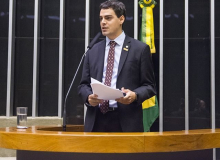 Deputado do Novo quer fim de diploma e regulamentação de 106 profissões
