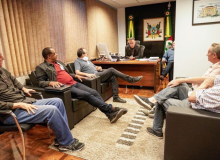 Macrossetor da CUT-RS debate futuro da indústria e do emprego na Assembleia