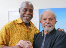 Danny Glover se solidariza com Lula: 'Você nos inspirou'