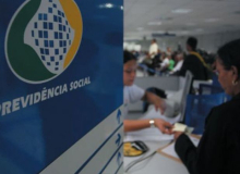 Não faltam recursos e Previdência não precisa de reforma