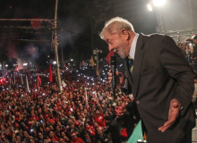 Lula orienta trabalhador sem reajuste: peça auxílio-moradia