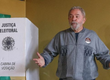 Depois de barrar candidatura, Justiça quer impedir Lula de votar