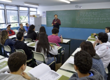 Sindicato pressiona e consegue renovação de professores em SP