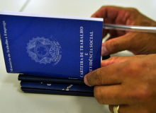 Desemprego cai para 5,3%, o menor para o trimestre terminado em julho