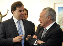 Com Congresso esvaziado, Maia admite adiar votação sobre Eletrobras