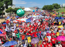 Marcha contra a reforma administrativa une servidores de todo o país, em Brasília
