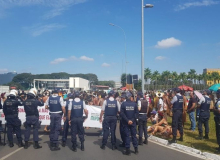 Índios e quilombolas são recebidos com bala de borracha em Brasília