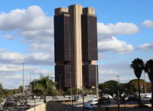 Inflação de 2025 ficará abaixo do teto da meta, em 4,46%