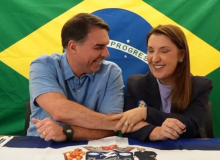 Bolsa Família será cortado em 2 anos, informa coordenadora de Flávio Bolsonaro