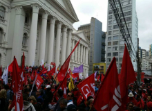 Atos defendem democracia e mais amor e menos ódio