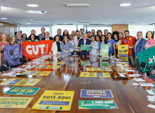 Lula recebe resultado parcial do Plebiscito Popular com 1,5 milhão de votos