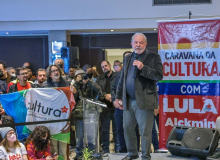 Praga de gafanhotos tomou conta deste país, diz Lula sobre governo Bolsonaro