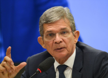 Militares criticam salários de mais de R$ 200 mil do presidente da Petrobras