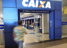Bancários protestam em Brasília contra desmonte da Caixa