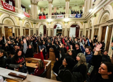 Mobilização de municipais de Curitiba suspende pacotaço
