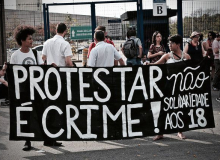 Contradição de PMs marca julgamento de presos políticos